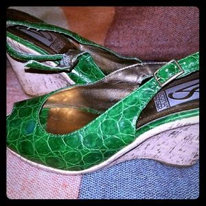 Green open toe wedges